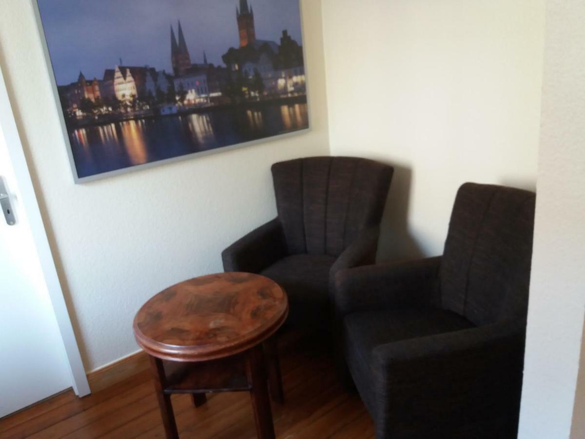Pensionszimmer Luetzowzimmer Любек Экстерьер фото